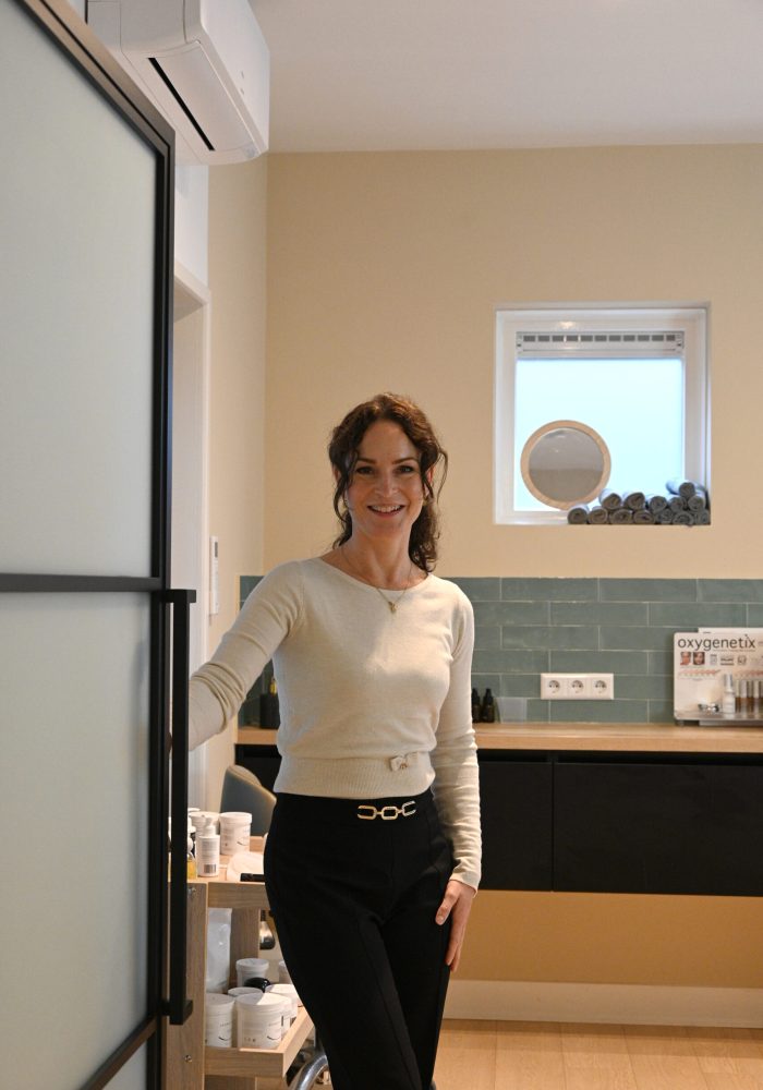 kim deuropening